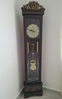 ساعت چوبی ایستاده