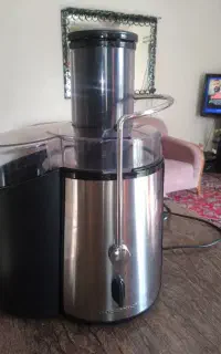 ابمیوه گیری GosoNic. سالم در حد نو