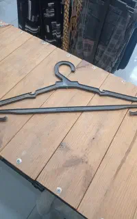 چوب لباسی مشکی در حدنو