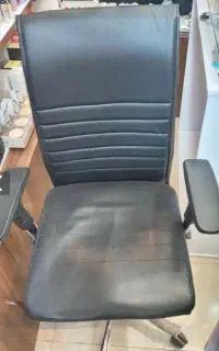 دوتا میز پیشخوان وگردون