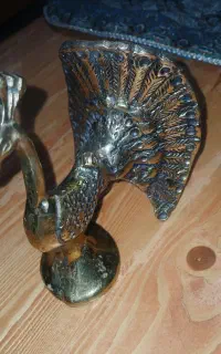 طاووس برنز کار دست