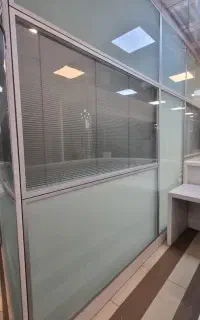 پارتیشن شیشه ای الومینیومی
