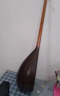 دوتار جنس خوب بدون خطو خش چوبش تمیز