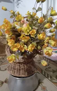 گل و گلدان
