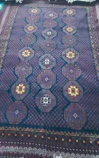 قالی دست باف قدیمی