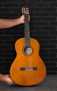 گیتار یاماها c40
