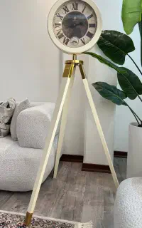 ساعت ایستاده بسیار نو و تمیز