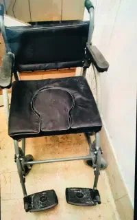 ویلچر 3 کاره حمامی (توالت) نو