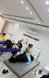 همکاری‌بامیکاپ رنگواحیافشیال‌ناخن‌مژه‌اصلاح کوتاهی