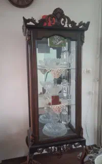 ویترین پایه دار