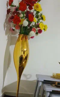 گل و گلدان