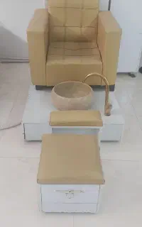تخت و صندلی و ست پدیکور و پارافین تراپی