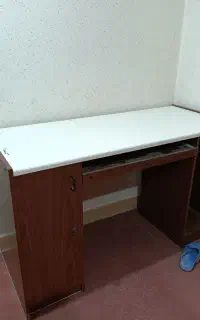 میز کامپیوتر و مطالعه