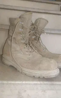 پوتین امریکایی اصل برای کوهنوردی وروزمره