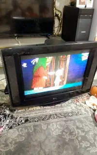 تلویزیون قدیمی ال جی صفحه تخت