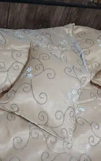 روتختی مروارید دوزی و ساتن‌.