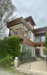 رهن ویلا  ۳۰۰متری ۴خواب استخردار روف گاردن (زاهدی)