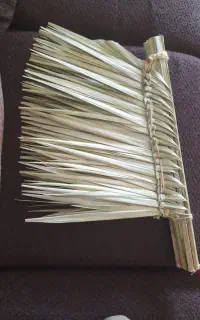 جارو دستی خوب  و خوش رنگ