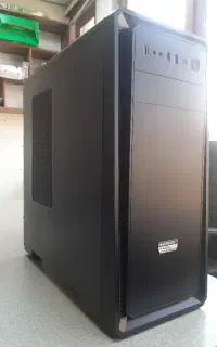 کیس کامپیوتر GREEN مدل PARS EVO رنگ مشکی سالم