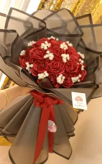 گل رز باکس پول دسته گل روبانی ربانی کادو