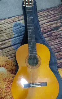گیتار c40 \ کم کارد \ کارشناسی شده