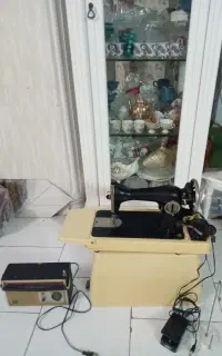 عتیقه جات چرخ خیاطی دستی قدیمی، رادیو، چرخ گوشت