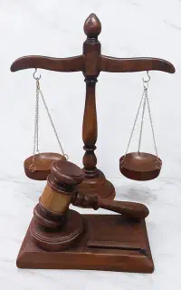 وکیل برای افراد کم درآمد.حق الوکاله اقساطی