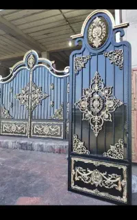 درب حیاط و باغی