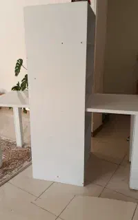 کتابخانه و میز تحریر