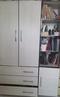 کمد لباس،و تابلو