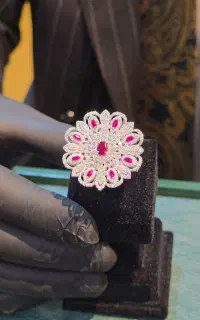 انگشتر پایه جواهر با نگین اتمی بسیار خاص و زیبا