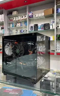 سیستم گیمینگ به همراه وسایل