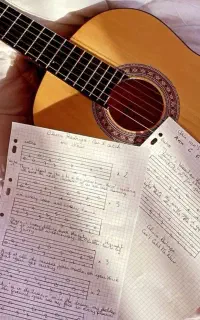 آموزش گیتار(خانم ها)