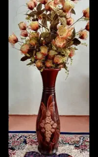 گلدون و گل مصنوعی