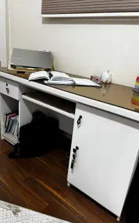 میز کامپیوتر چوبی