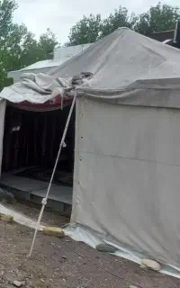 خیمه عربی  ۴.۴درحد نو یک بار نصب شده و موتور برق
