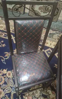 صندلی آهنی