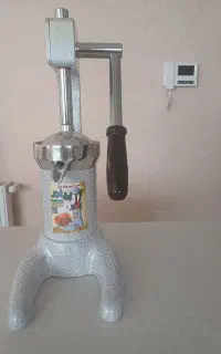آب انارگیر دستی