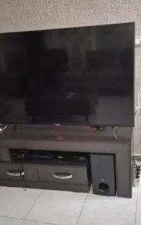 میزتلویزیون بدون خط و خش