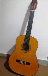 گیتار یاماها c۷۰