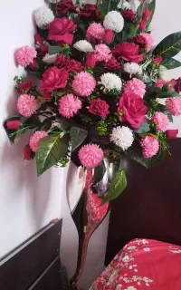 گل و گلدان