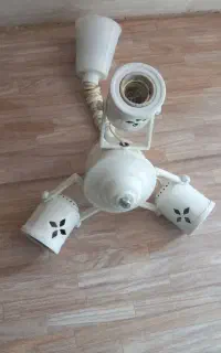 لامپ گیر۳ شاخه و۲ شاخه و مهتابی ولامپ