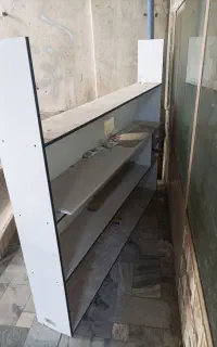 یک طبقه. سالم بدون مشکل.  جنسش  خوبه