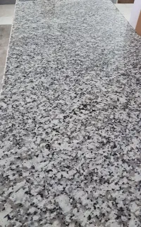 سنگ  روی کابینت