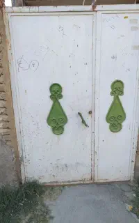 درب حیاط ودوعدد درب انباری