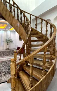 پله دوبلکس و نرده چوبی