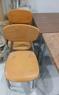 تعداد۷عددصندلی و ۸عدد میز