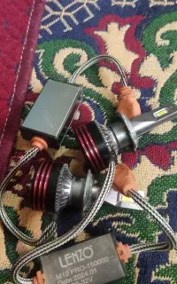 هدلایت لنزو