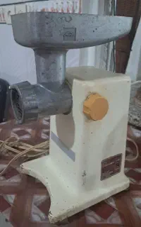 چرخ گوشت قدیمی ژاپنی
