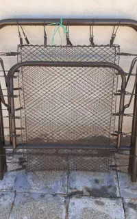 تخت فلزی وفنری